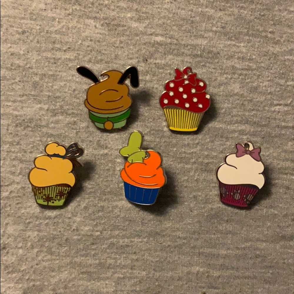 Set of 5 Disney cupcake pins